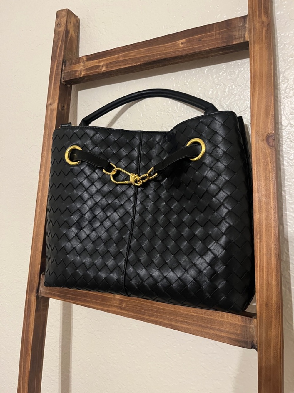 Black woven fashion bag